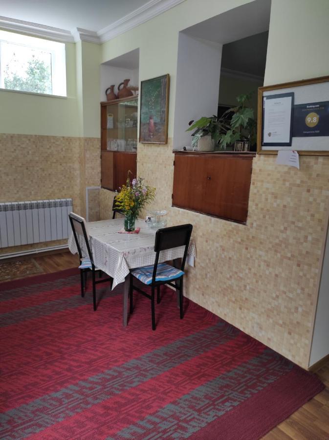 Inexpensive House Bed & Breakfast วานาดเซอร์ ภายนอก รูปภาพ