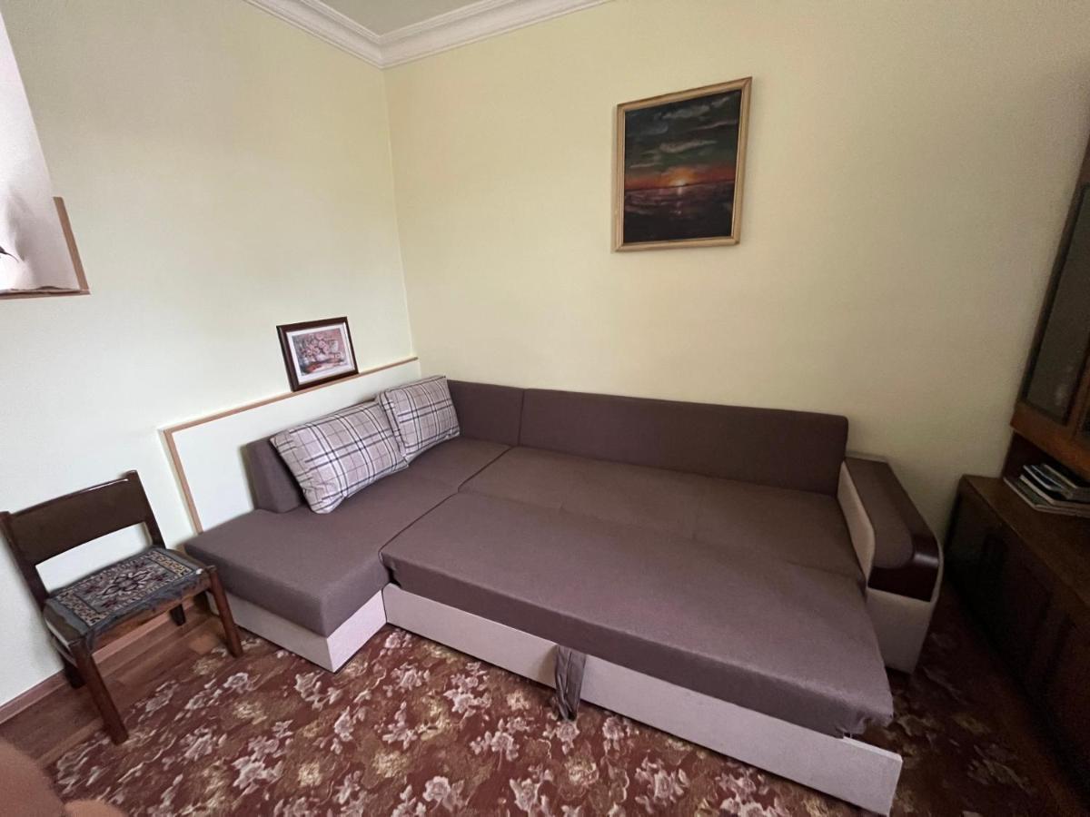 Inexpensive House Bed & Breakfast วานาดเซอร์ ภายนอก รูปภาพ