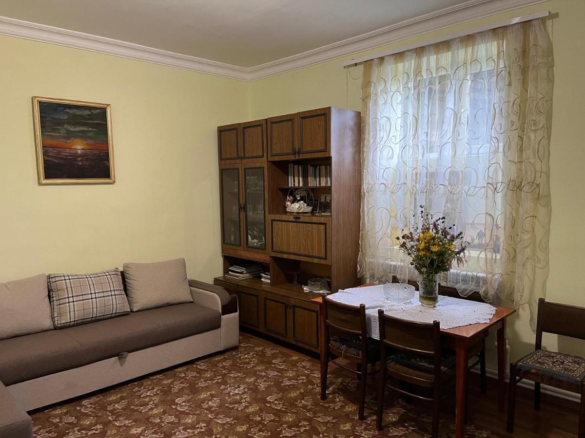 Inexpensive House Bed & Breakfast วานาดเซอร์ ภายนอก รูปภาพ