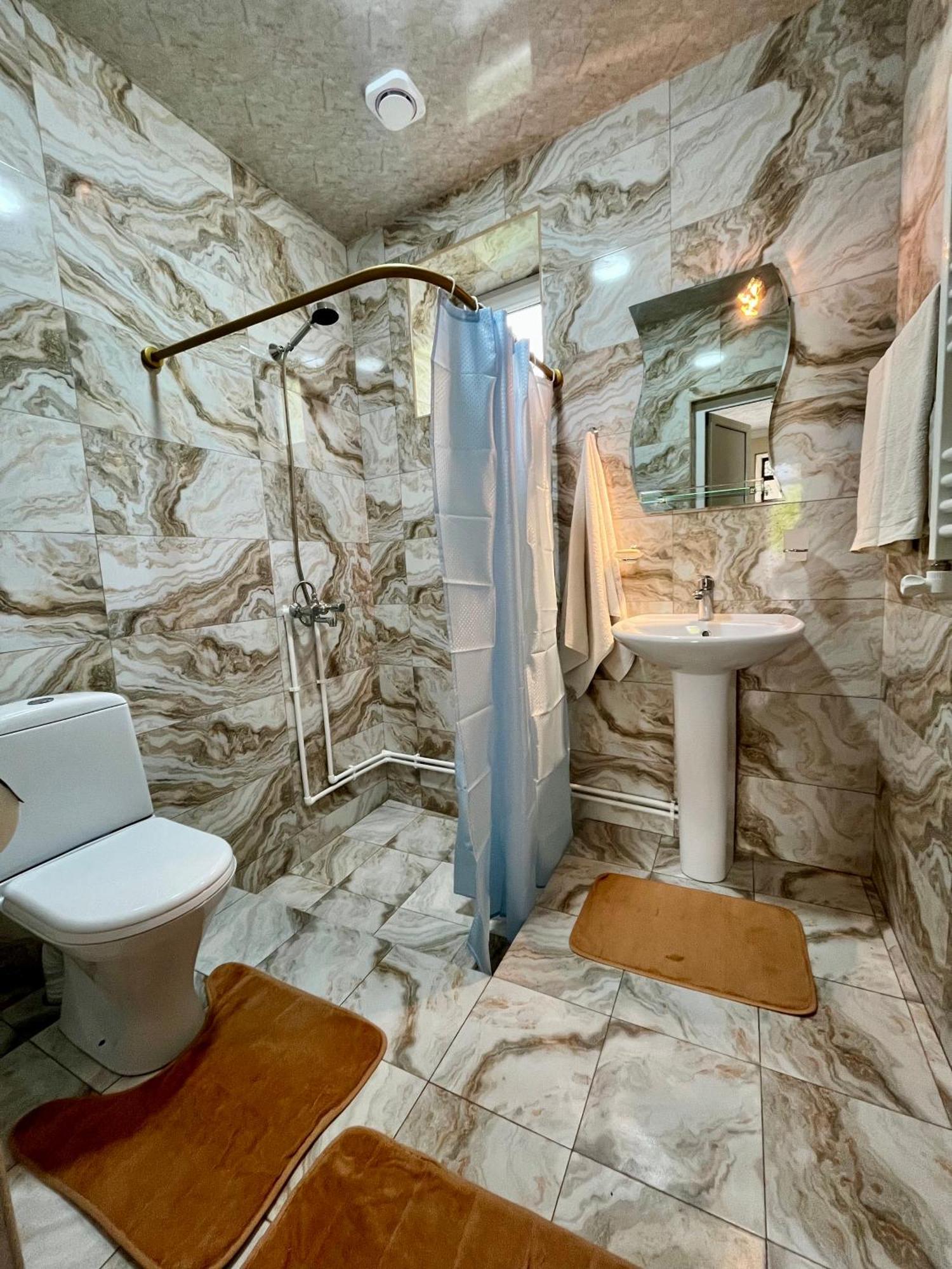 Inexpensive House Bed & Breakfast วานาดเซอร์ ภายนอก รูปภาพ